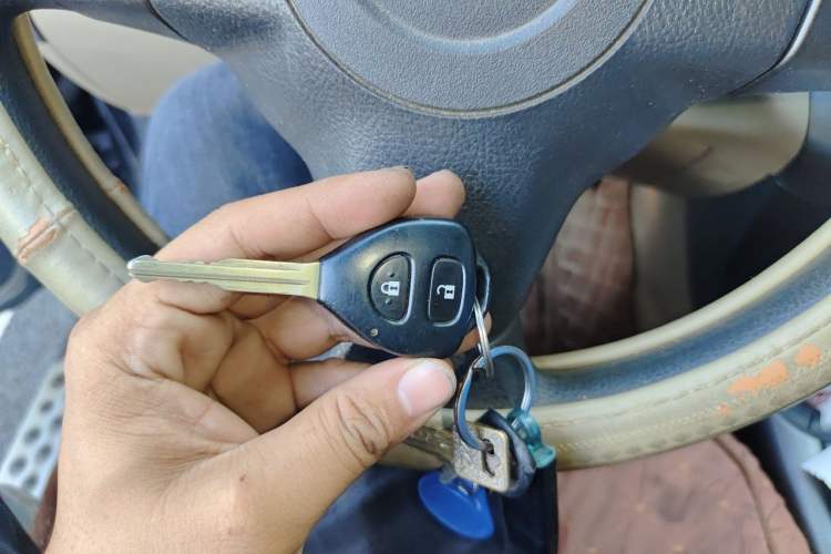 Used Toyota RAV4 2011 2.0L Manual Classic Edition Vehicle Key