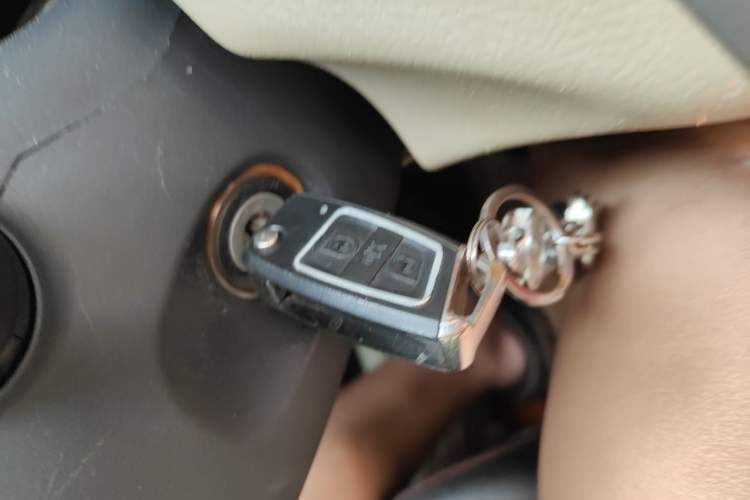 Used Toyota RAV4 2011 2.0L Automatic Classic Edition Vehicle Key