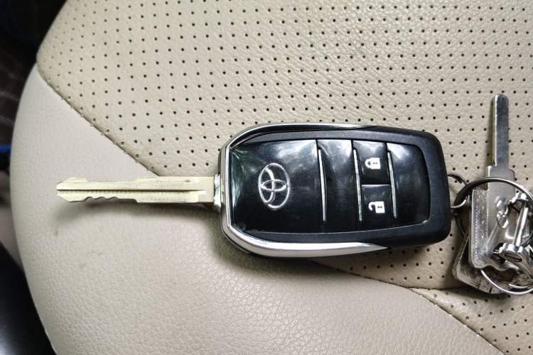 Used Toyota RAV4 2011 2.0L Automatic Classic Edition Vehicle Key