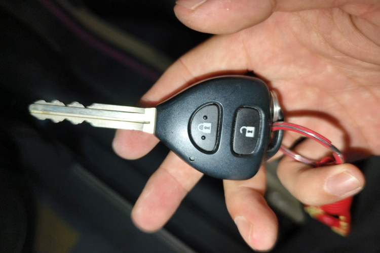 Used Toyota RAV4 2011 2.4L Automatic 4x4 Luxury Edition Vehicle Key