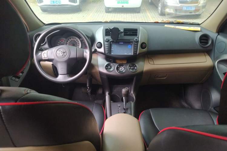 Used Toyota RAV4 2011 2.0L Automatic Classic Edition Center Console