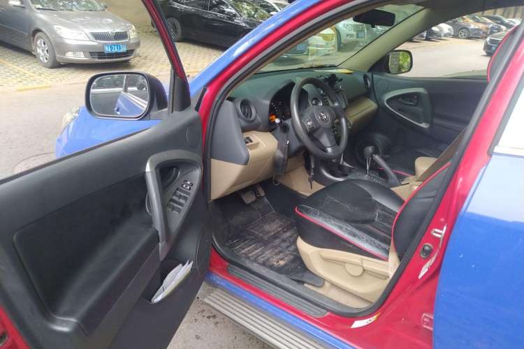 Used Toyota RAV4 2011 2.0L Automatic Classic Edition Driver Seat