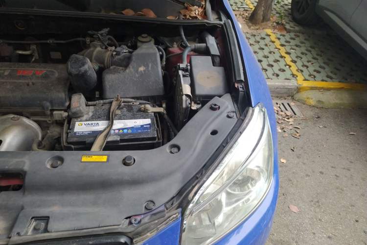 Used Toyota RAV4 2011 2.0L Automatic Classic Edition Engine Bay Left