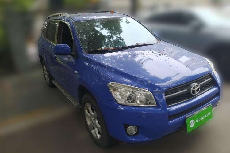 Used Toyota RAV4 2011 2.0L Automatic Classic Edition Front Right 45 Deg