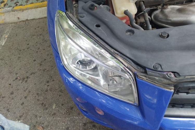 Used Toyota RAV4 2011 2.0L Automatic Classic Edition Right Front Headlight