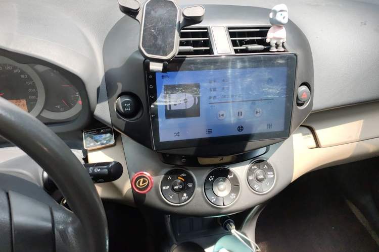 Used Toyota RAV4 2011 2.0L Automatic 4x4 Edition Audio And AC Panel