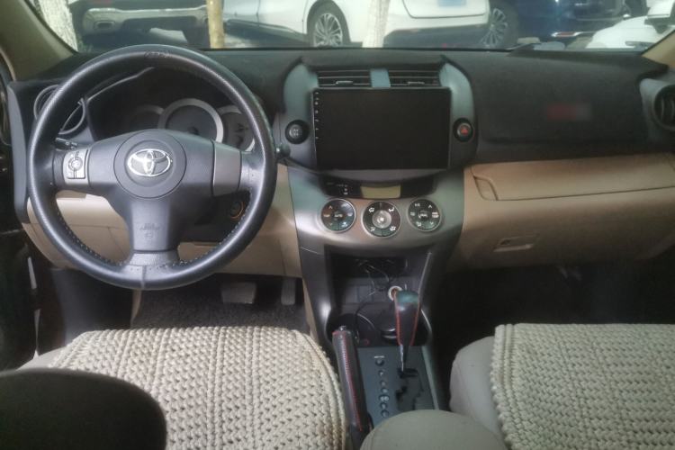 Used Toyota RAV4 2011 2.0L Automatic 4x4 Edition Center Console