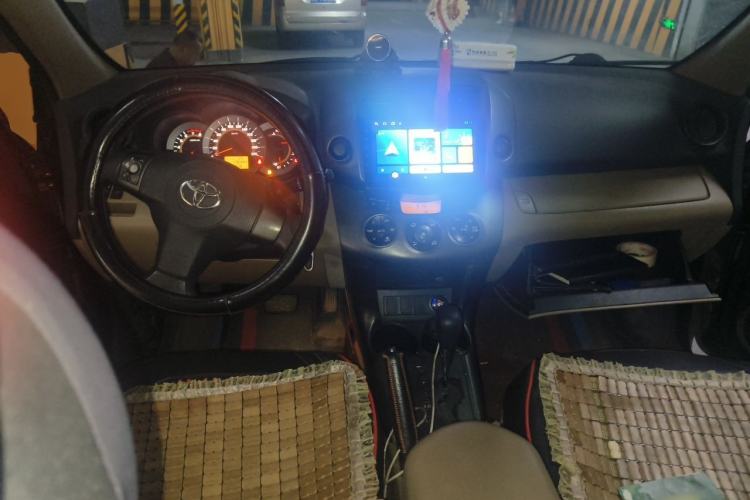 Used Toyota RAV4 2011 2.0L Automatic Classic Edition Center Console