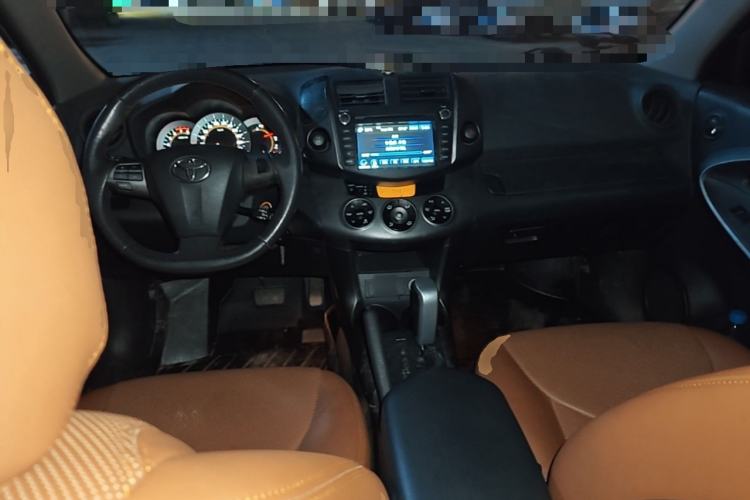 Used Toyota RAV4 2011 2.4L Automatic 4x4 Luxury Edition Center Console