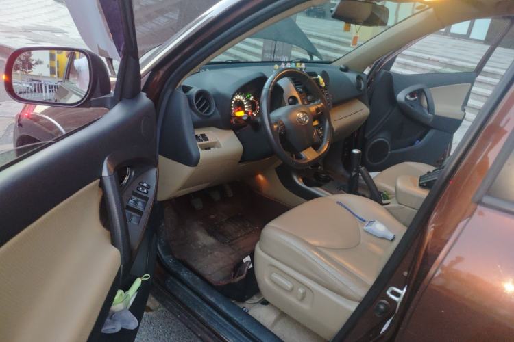 Used Toyota RAV4 2011 2.0L Manual Luxury Edition Driver Seat