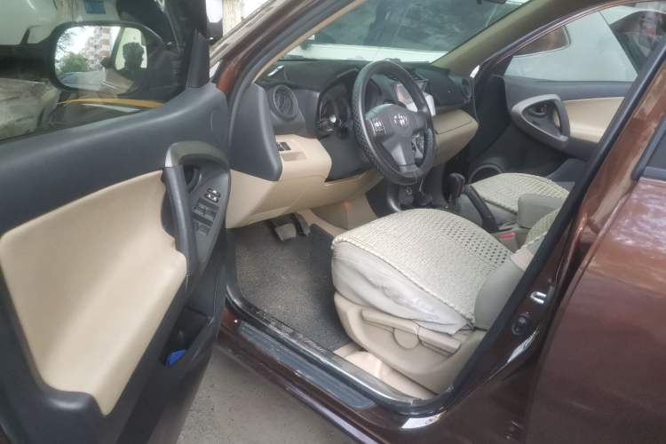 Used Toyota RAV4 2011 2.0L Automatic 4x4 Edition Driver Seat