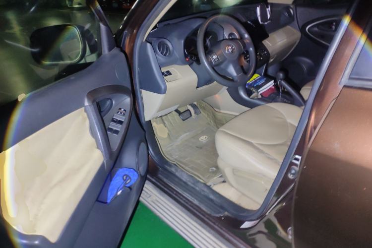 Used Toyota RAV4 2011 2.0L Automatic 4x4 Edition Driver Seat