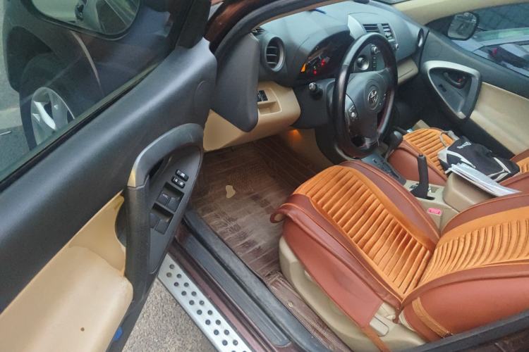 Used Toyota RAV4 2011 2.0L Automatic 4x4 Edition Driver Seat