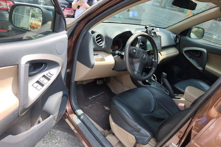Used Toyota RAV4 2011 2.0L Automatic 4x4 Edition Driver Seat