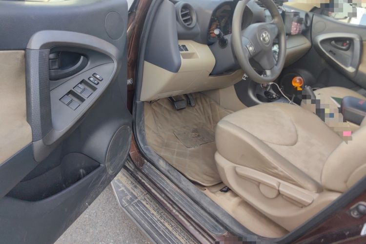 Used Toyota RAV4 2011 2.0L Automatic Classic Edition Driver Seat