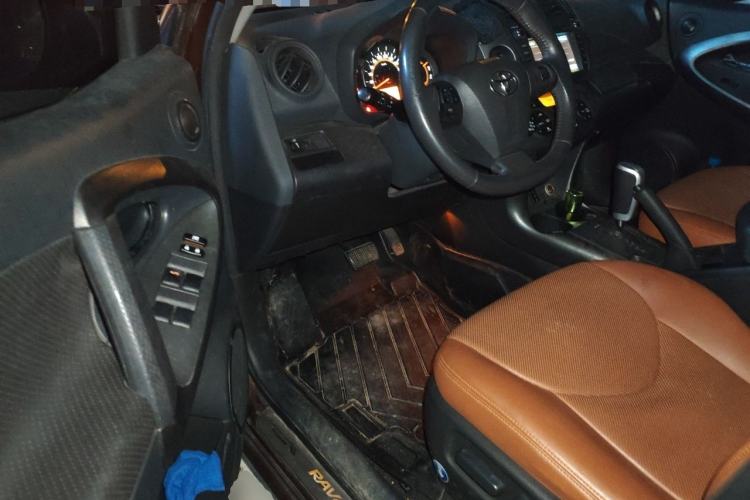 Used Toyota RAV4 2011 2.4L Automatic 4x4 Luxury Edition Driver Seat
