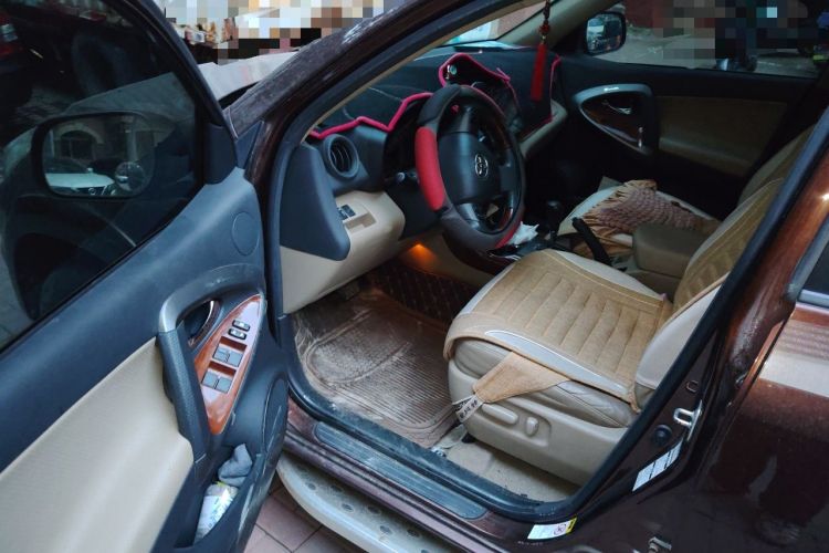 Used Toyota RAV4 2011 2.4L Automatic 4x4 Supreme Edition Driver Seat