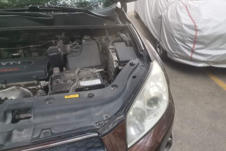 Used Toyota RAV4 2011 2.0L Automatic 4x4 Edition Engine Bay Left