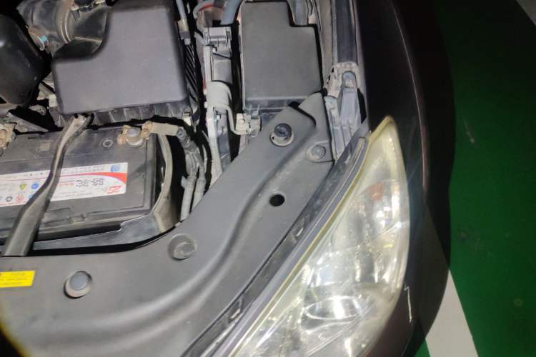 Used Toyota RAV4 2011 2.0L Automatic 4x4 Edition Engine Bay Left