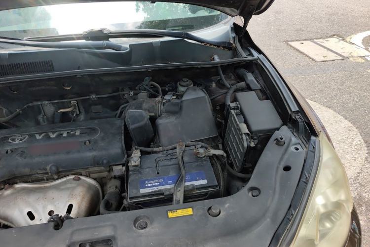 Used Toyota RAV4 2011 2.0L Automatic 4x4 Edition Engine Bay Left