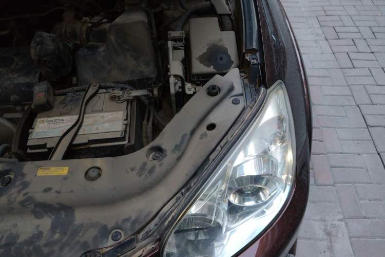 Used Toyota RAV4 2011 2.4L Automatic 4x4 Supreme Edition Engine Bay Left