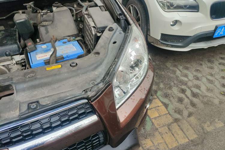 Used Toyota RAV4 2011 2.0L Automatic Luxury Edition Engine Bay Left
