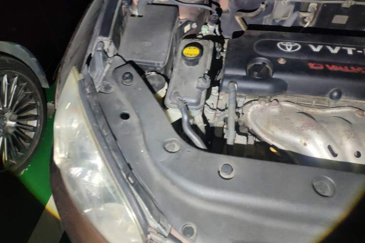 Used Toyota RAV4 2011 2.0L Automatic 4x4 Edition Engine Bay Right