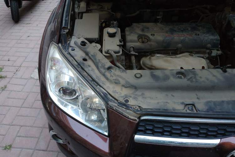 Used Toyota RAV4 2011 2.4L Automatic 4x4 Supreme Edition Engine Bay Right