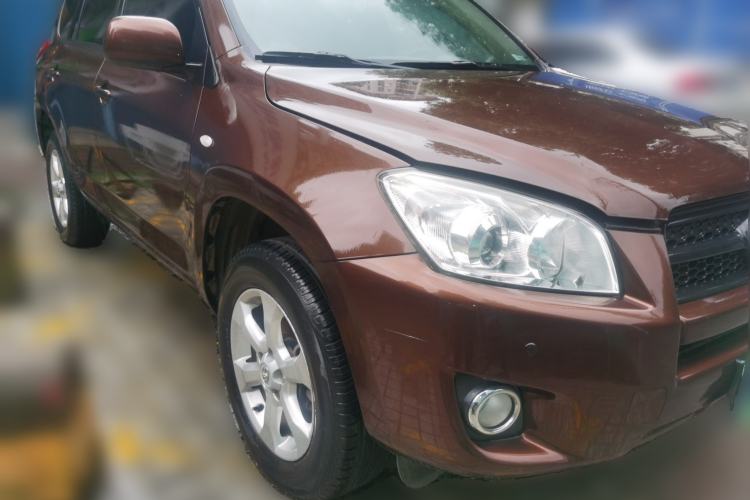 Used Toyota RAV4 2011 2.0L Automatic Classic Edition Front Right 45 Deg