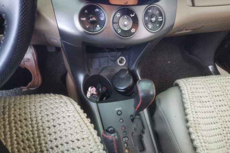 Used Toyota RAV4 2011 2.0L Automatic 4x4 Edition Gear Lever