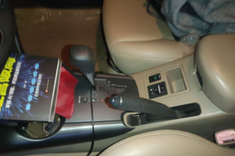Used Toyota RAV4 2011 2.0L Automatic 4x4 Edition Gear Lever