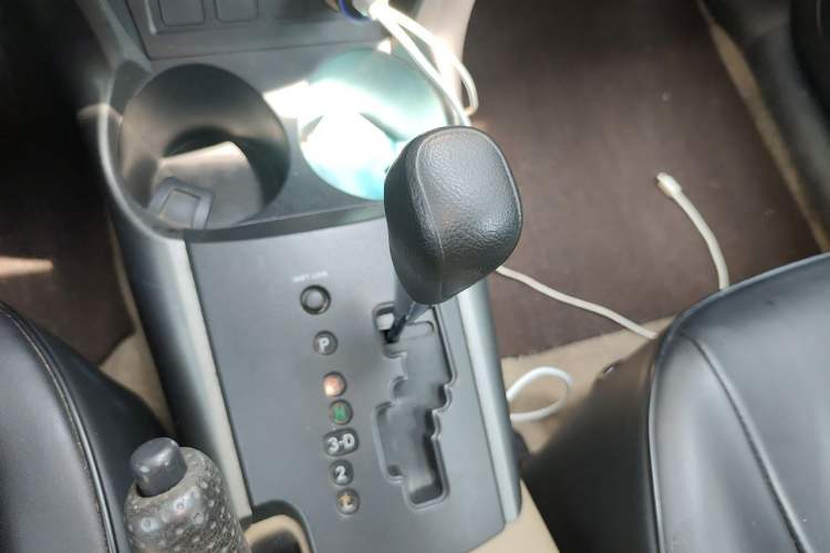 Used Toyota RAV4 2011 2.0L Automatic 4x4 Edition Gear Lever