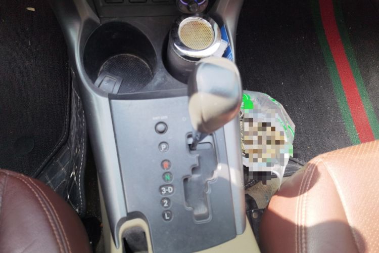 Used Toyota RAV4 2011 2.0L Automatic 4x4 Edition Gear Lever