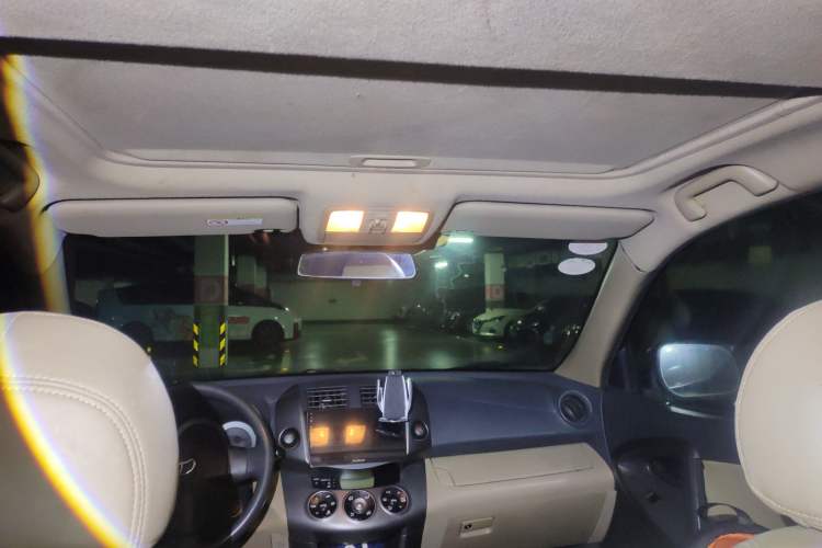 Used Toyota RAV4 2011 2.0L Automatic 4x4 Edition Headliner