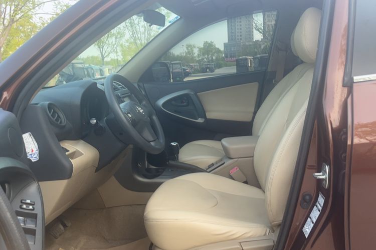 Used Toyota RAV4 2011 2.0L Automatic 4x4 Edition Interior 1