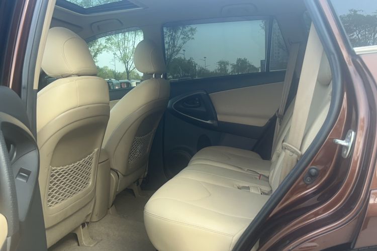 Used Toyota RAV4 2011 2.0L Automatic 4x4 Edition Interior 3