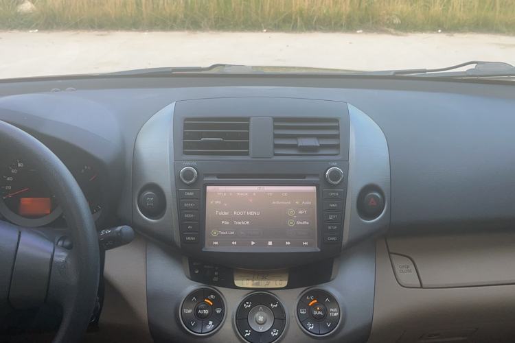Used Toyota RAV4 2011 2.0L Automatic 4x4 Edition Interior 8