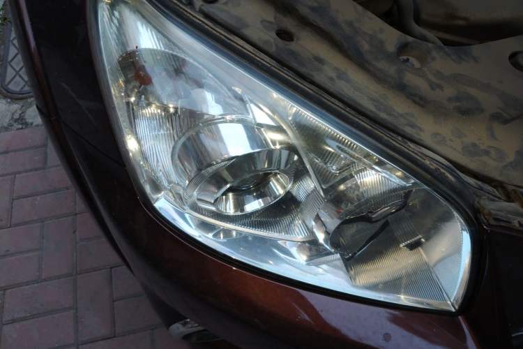 Used Toyota RAV4 2011 2.4L Automatic 4x4 Supreme Edition Right Front Headlight