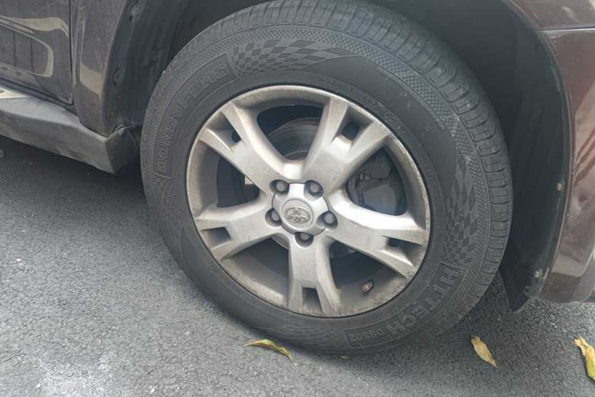 Used Toyota RAV4 2011 2.0L Automatic 4x4 Edition Right Front Wheel Hub