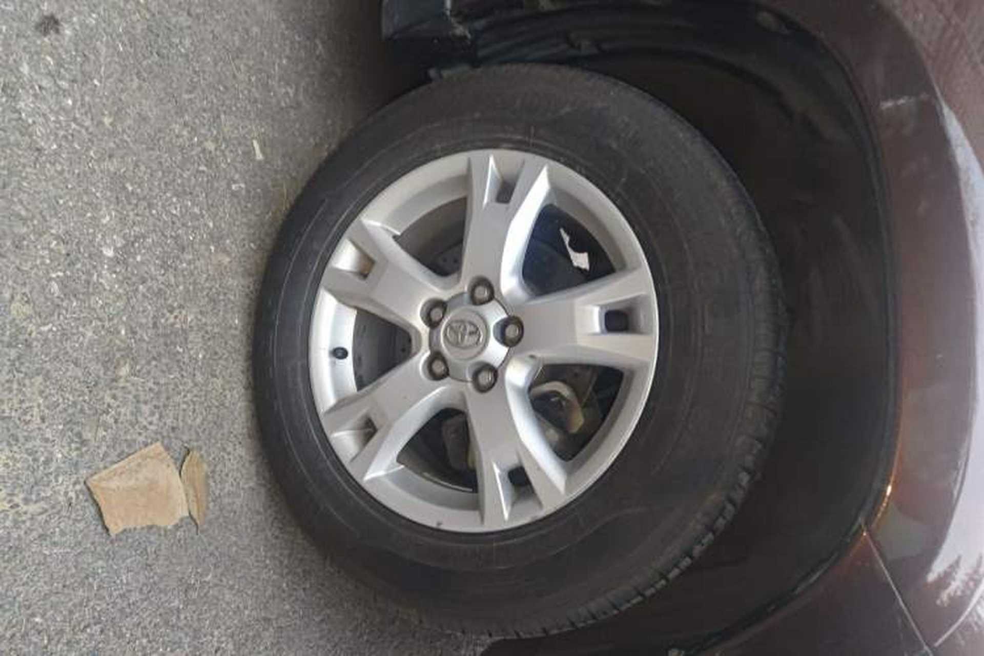 Used Toyota RAV4 2011 2.0L Automatic 4x4 Edition Right Front Wheel Hub
