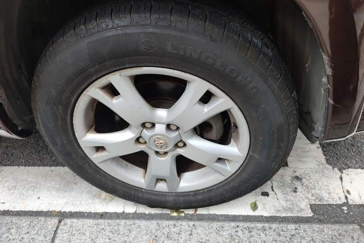 Used Toyota RAV4 2011 2.0L Automatic 4x4 Edition Right Front Wheel Hub