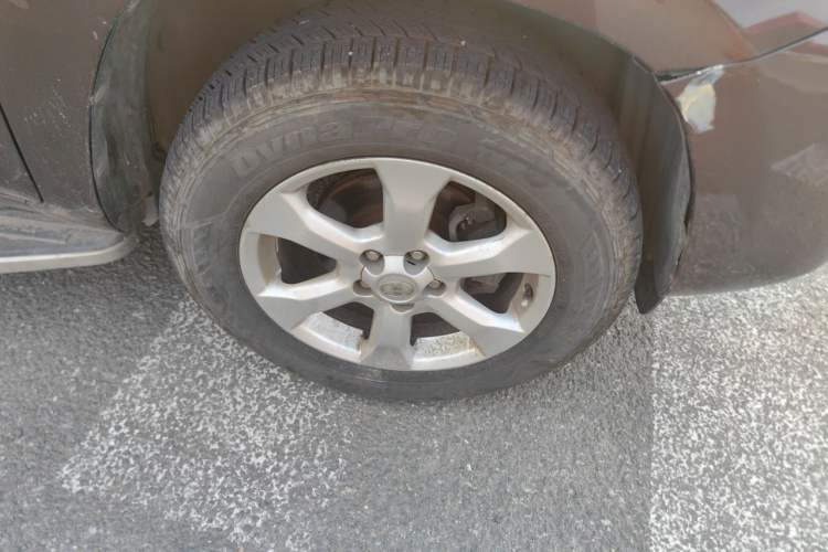 Used Toyota RAV4 2011 2.0L Automatic Classic Edition Right Front Wheel Hub