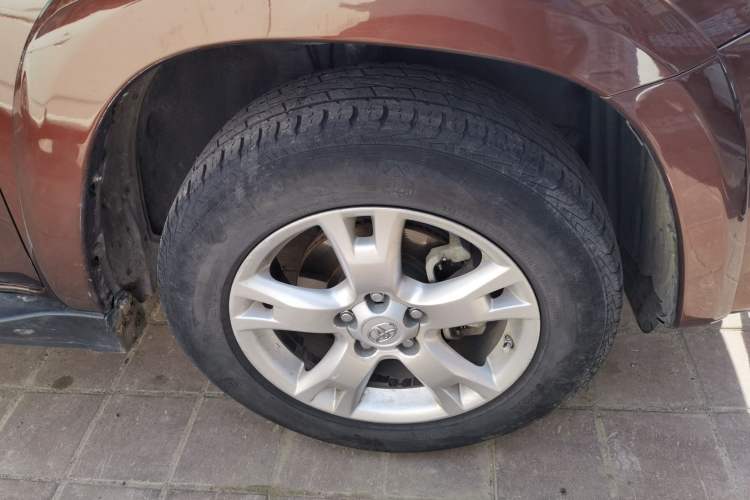 Used Toyota RAV4 2011 2.0L Automatic 4x4 Edition Right Front Wheel Hub
