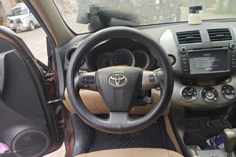 Used Toyota RAV4 2011 2.0L Automatic Luxury Edition Steering Wheel