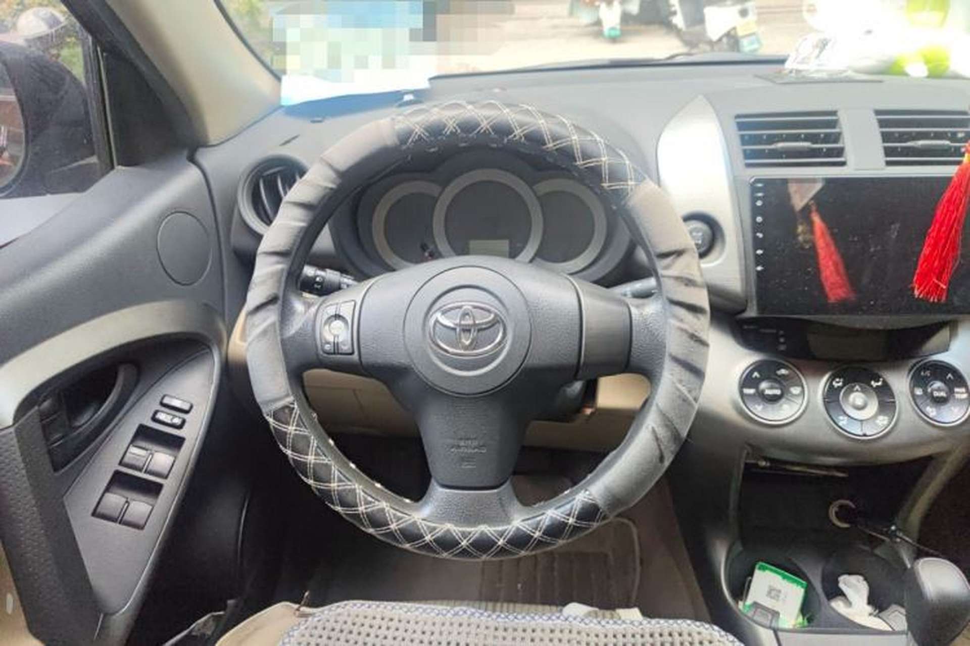 Used Toyota RAV4 2011 2.0L Automatic 4x4 Edition Steering Wheel