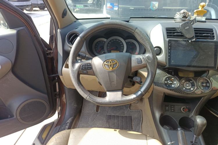 Used Toyota RAV4 2011 2.0L Automatic Luxury Edition Steering Wheel