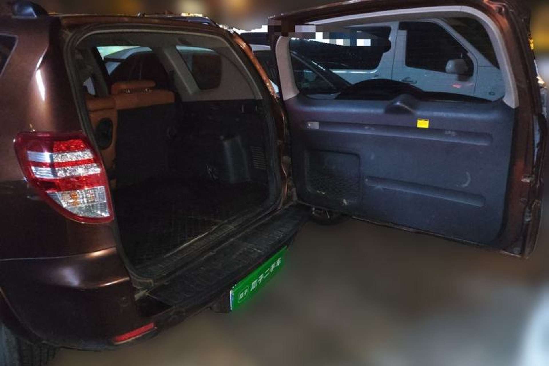 Used Toyota RAV4 2011 2.4L Automatic 4x4 Luxury Edition Trunk