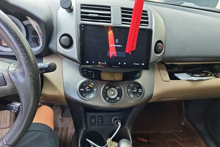 Used Toyota RAV4 2011 2.0L Automatic Luxury Edition Audio And AC Panel