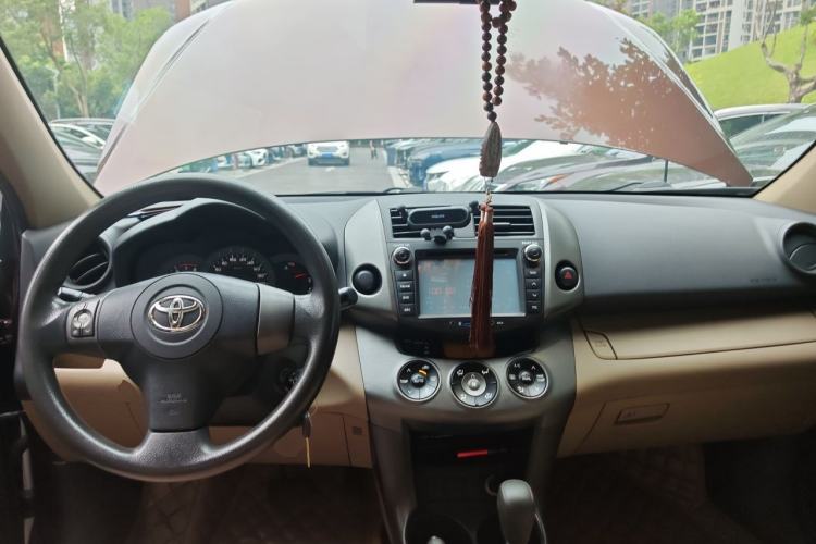 Used Toyota RAV4 2011 2.0L Automatic Classic Edition Center Console