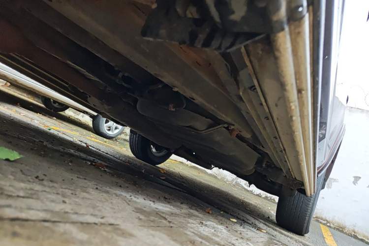 Used Toyota RAV4 2011 2.4L Automatic 4x4 Luxury Edition Chassis Front Left
